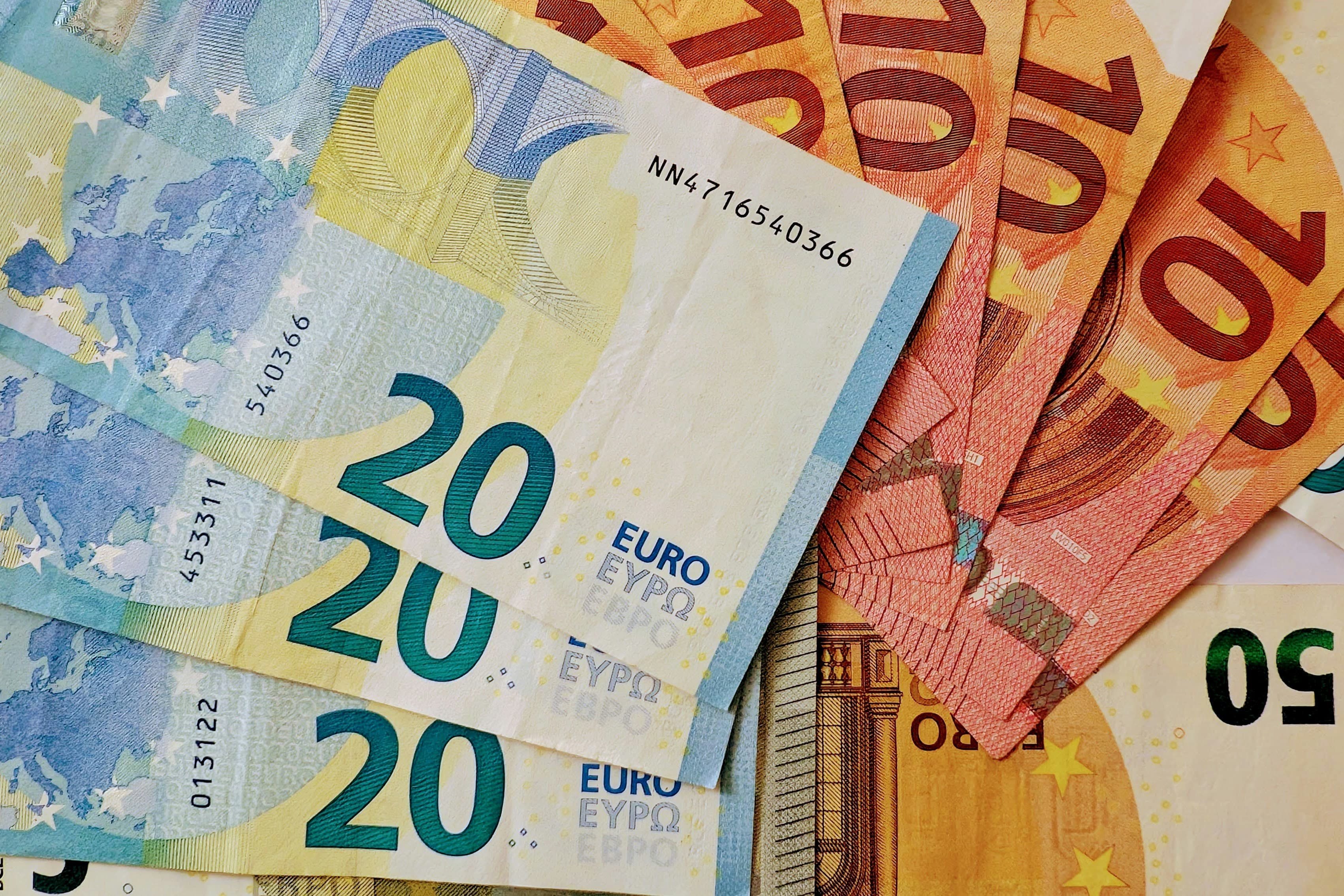 European Pharma Chemical Producers Face the Same Pricing-vs-Demand Question as Petrochemicals